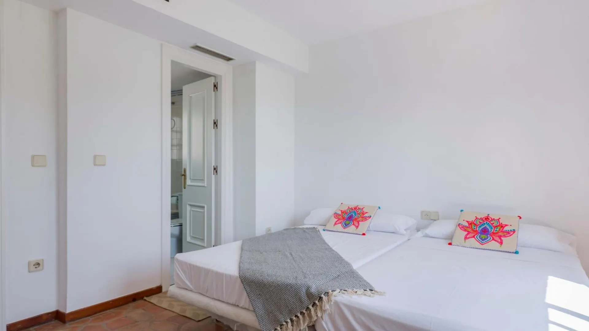 My City Home - Chalet Adosado En Calle Guadalmina Baja, Marbella Apartment